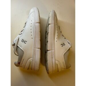 ON! CLOUD! THE ROGER ADVANTAGE LEATHER SNEAKERS WHITE. 48.99452. U.S 8.5. EU 40.